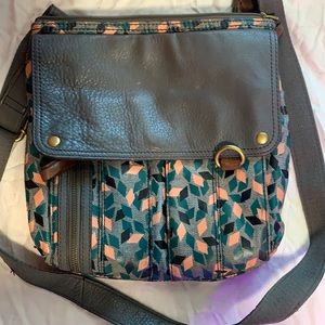 Fossil Purse with lots of pockets & great pattern